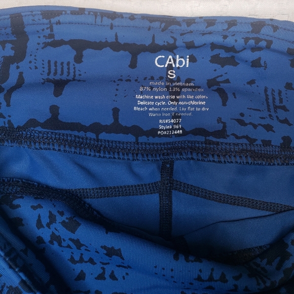 CAbi 963 Skinny Tech Cool Down Leggings Blue Black Print Womens Size S - Picture 7 of 11
